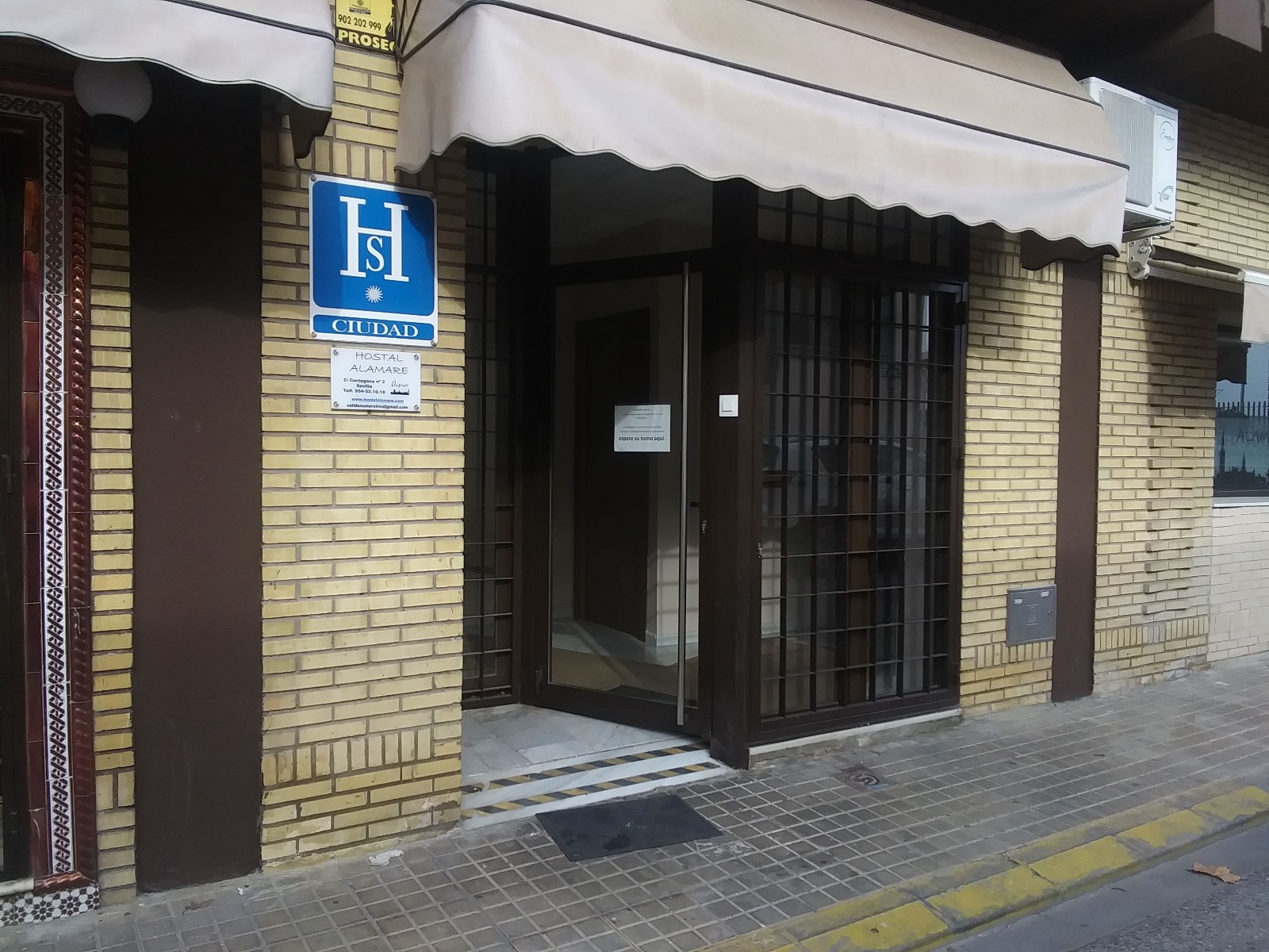 Descubre Hostal Alamare Sevilla